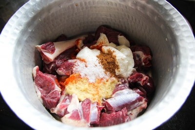 Mutton marinating