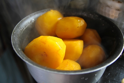 Ghee-boiled potatoes