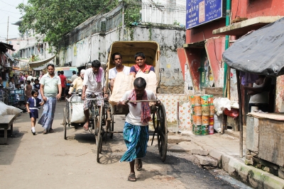 hand-pulled-rickshaw-kolkata