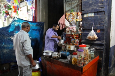 Kolkata market chai stand