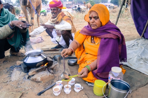 Tea-chai-wallah-Pushkar-Rajasthan-camel